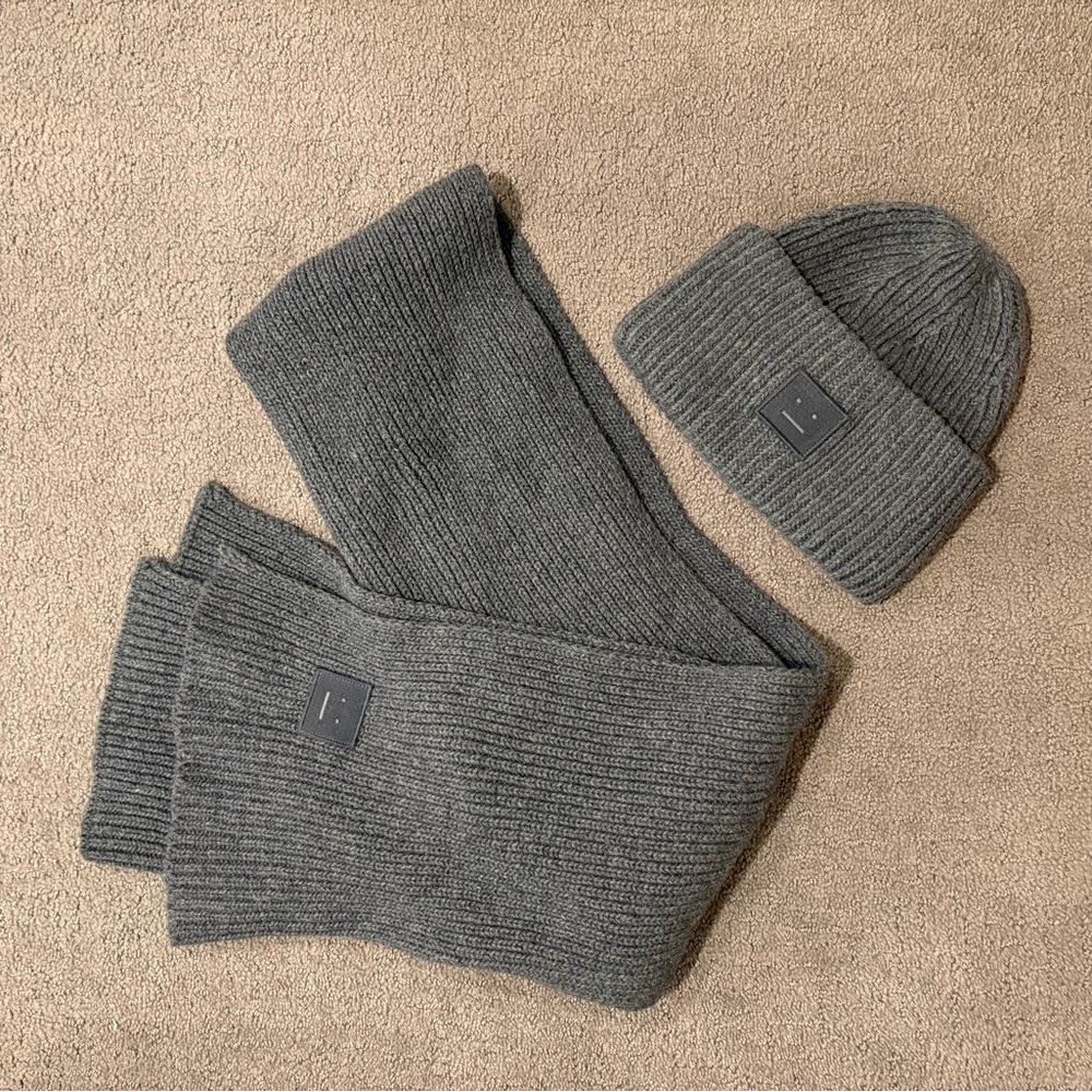 Acne Studios Bansy Face Scarf and ribbed beanie